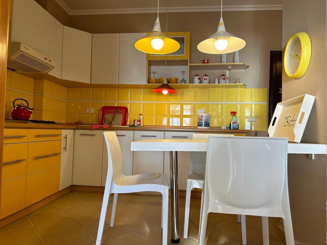 Beach View! Seaside Apartment Durrës Eksteriør billede