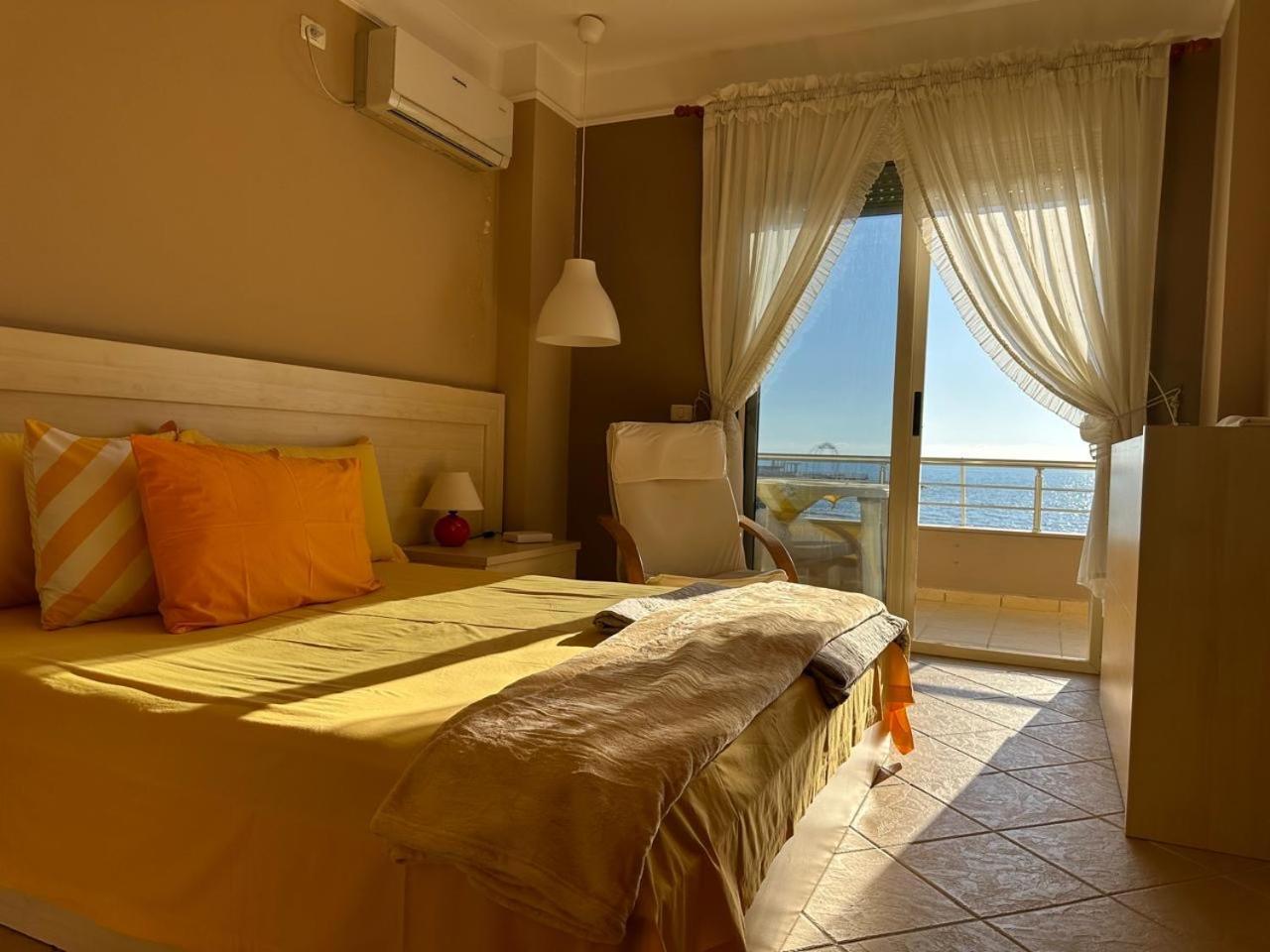 Beach View! Seaside Apartment Durrës Eksteriør billede