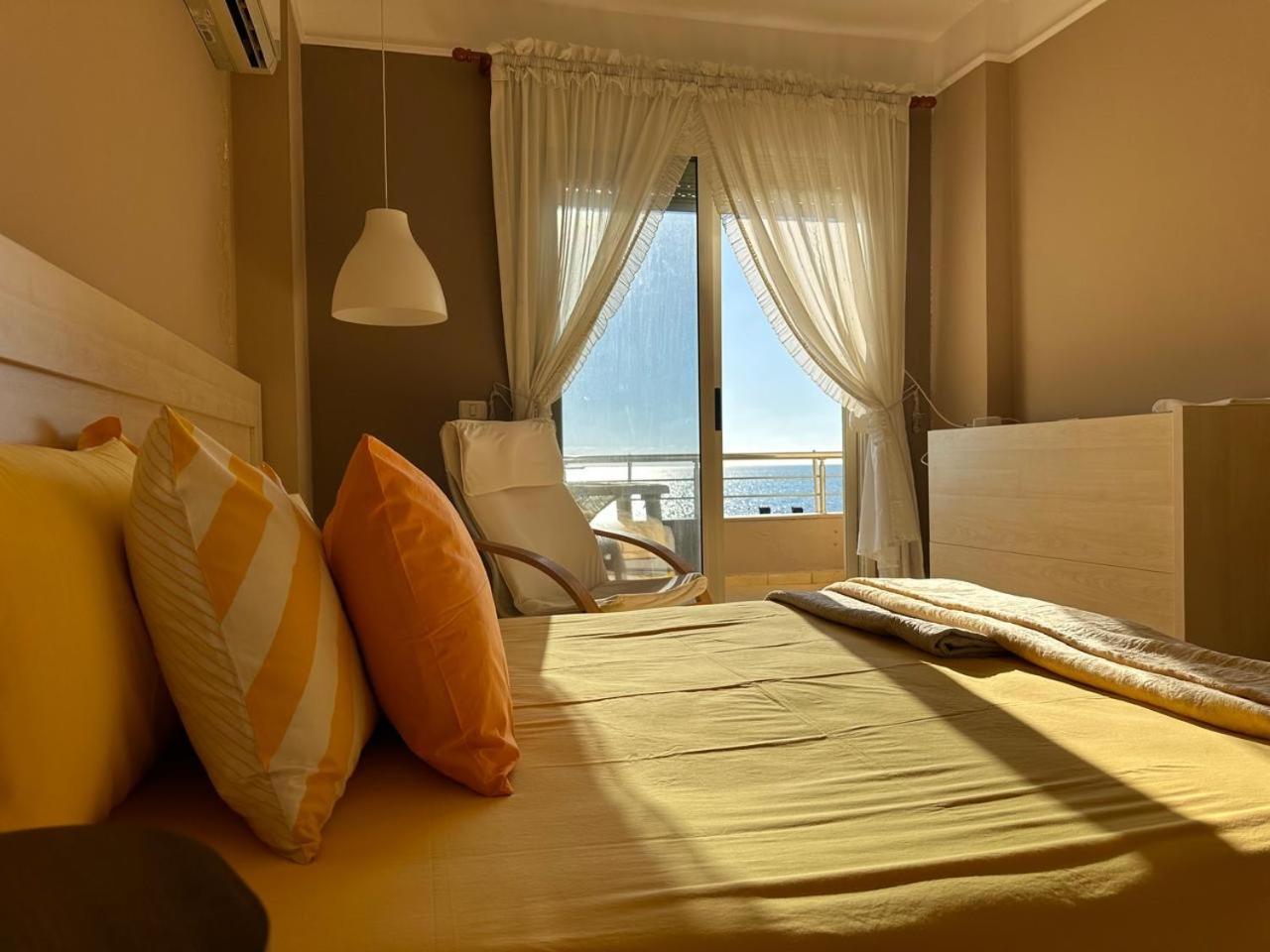 Beach View! Seaside Apartment Durrës Eksteriør billede